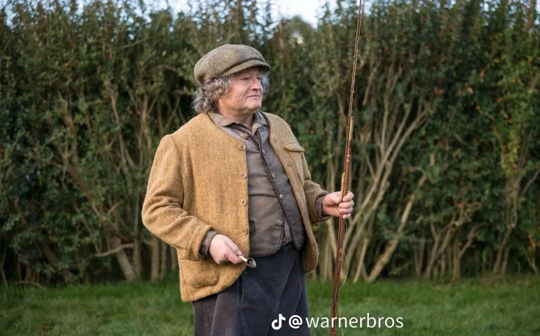 First 'Lord of the Rings: The Hunt for Gollum' set photo shows Frodo's return (image: Warner Bros. TikTok)